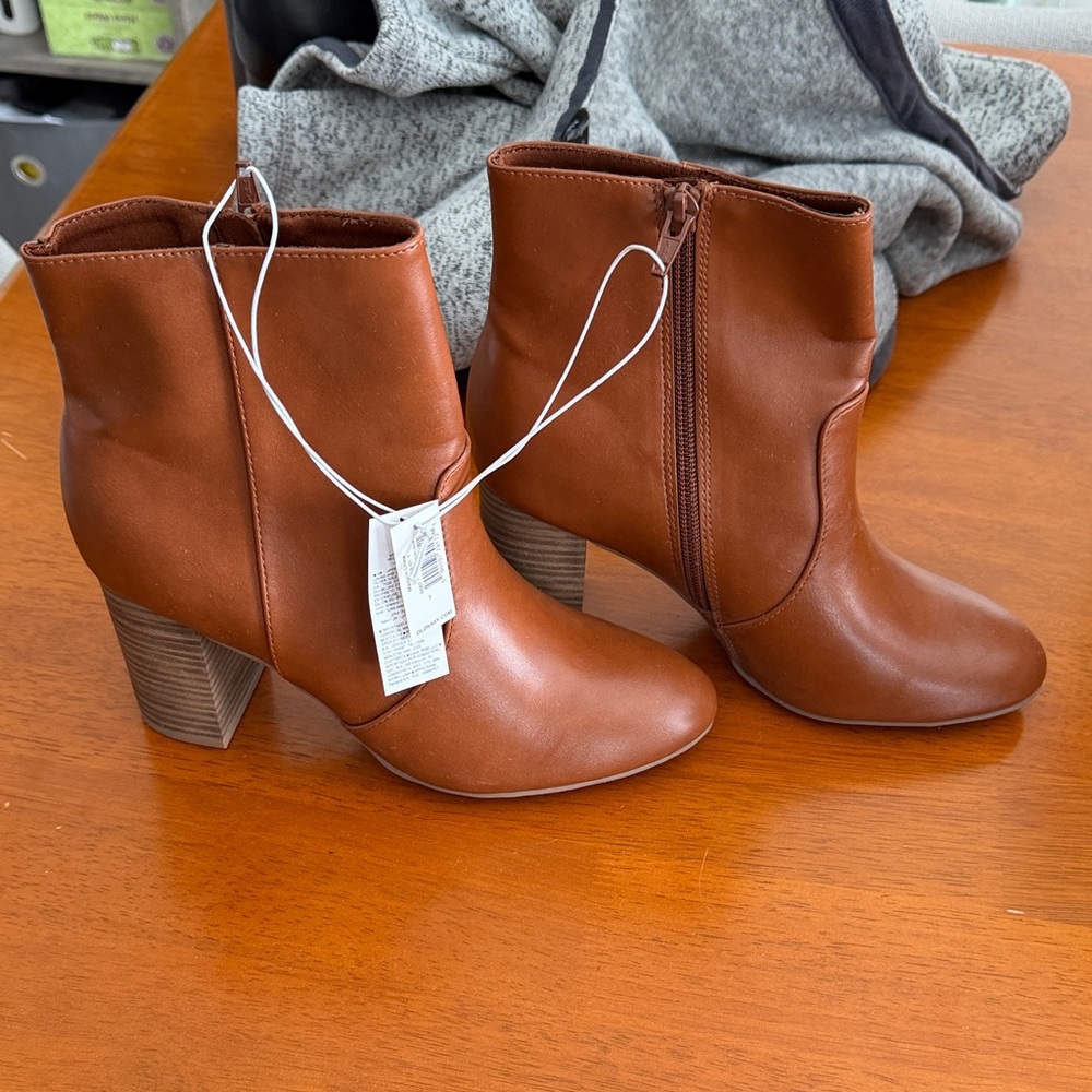 Brown 3” Ankle Boots | Sz 7